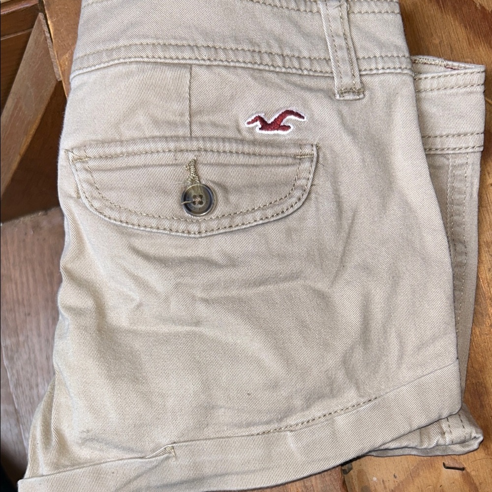Hollister Women's Beige Casual Shorts Size 3